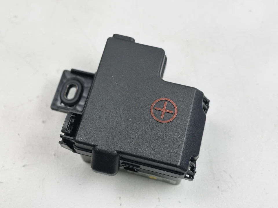 2018 - 2021 KIA STINGER BATTERY POSITIVE TERMINAL JUNCTION FUSE BLOCK BOX OEM - Image 3 of 4