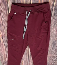 FIGS Women’s Technical Collection Scrub Burgundy Zamora Jogger Pants Size Small