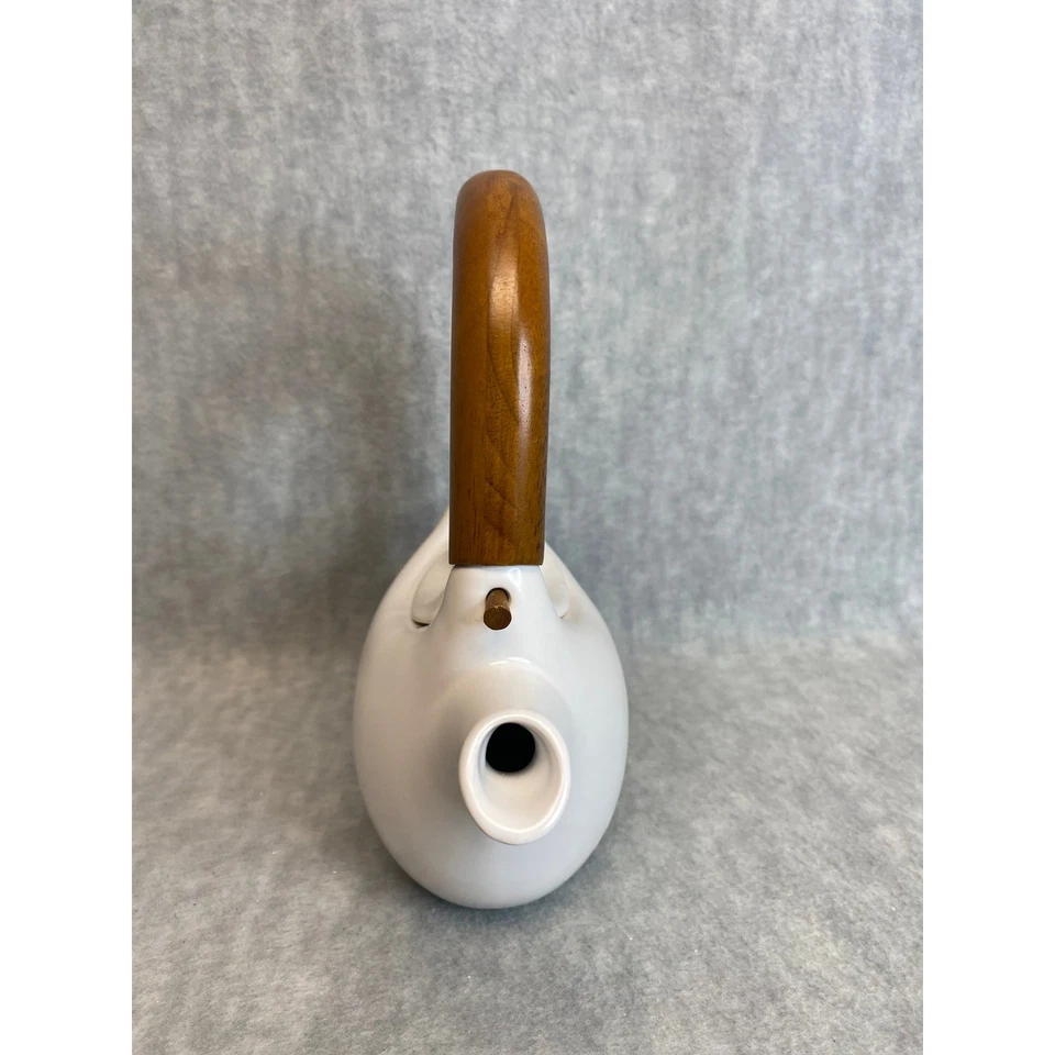 Tetera Sobre Rojo 20oz Cerámica Blanca Moderna Mango Madera Lavado a Mano Solo Foto 4 de 4