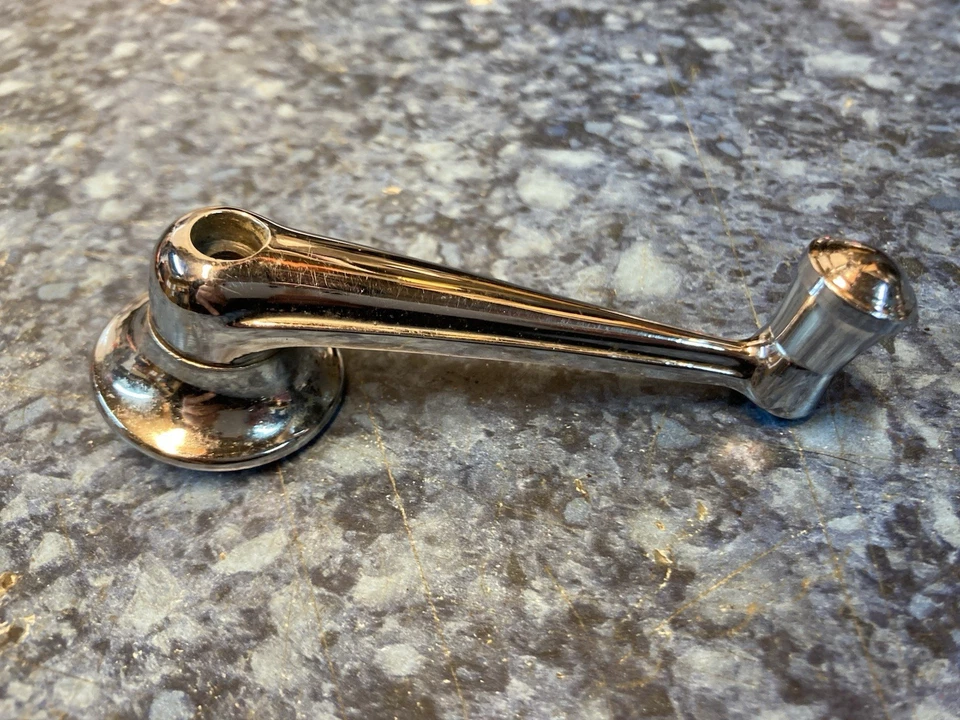 Morris Minor 1000 (1955-1971) Interior Window Winder Handle Stock03 - Image 3 of 4