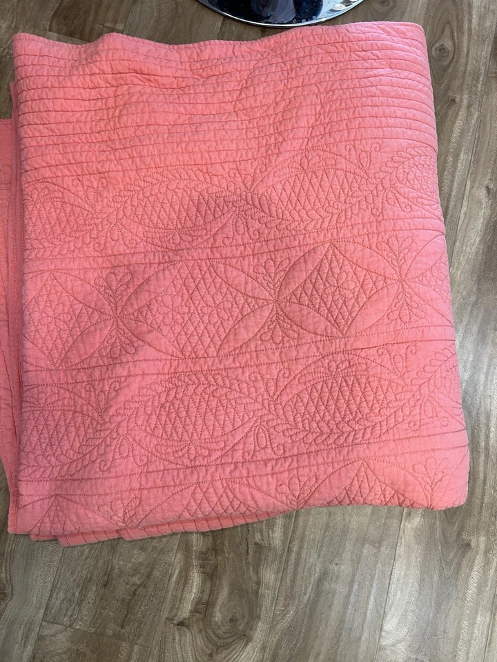 Pottery Barn Coral Linen Cotton Medallion King Quilt 100% Cotton Filling *Read - Image 4 of 4