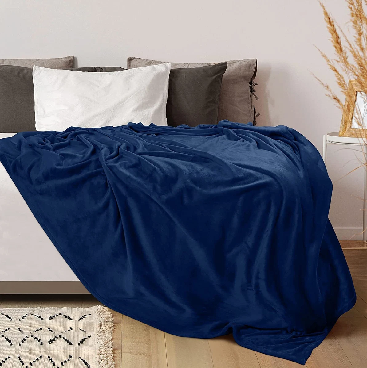Navy velvet online blanket
