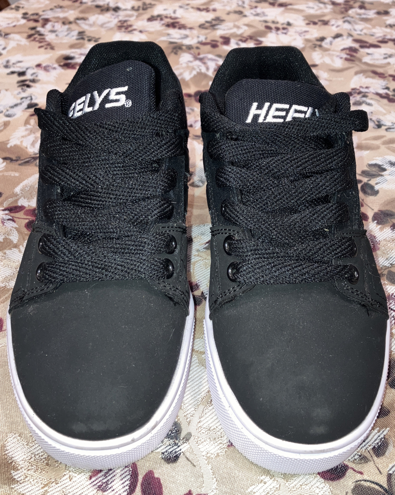 HEELY'S RACER 20 WHEELED HEAL SHOE UNISEX BLACK/BLACK YOUTH SIZE 4 New