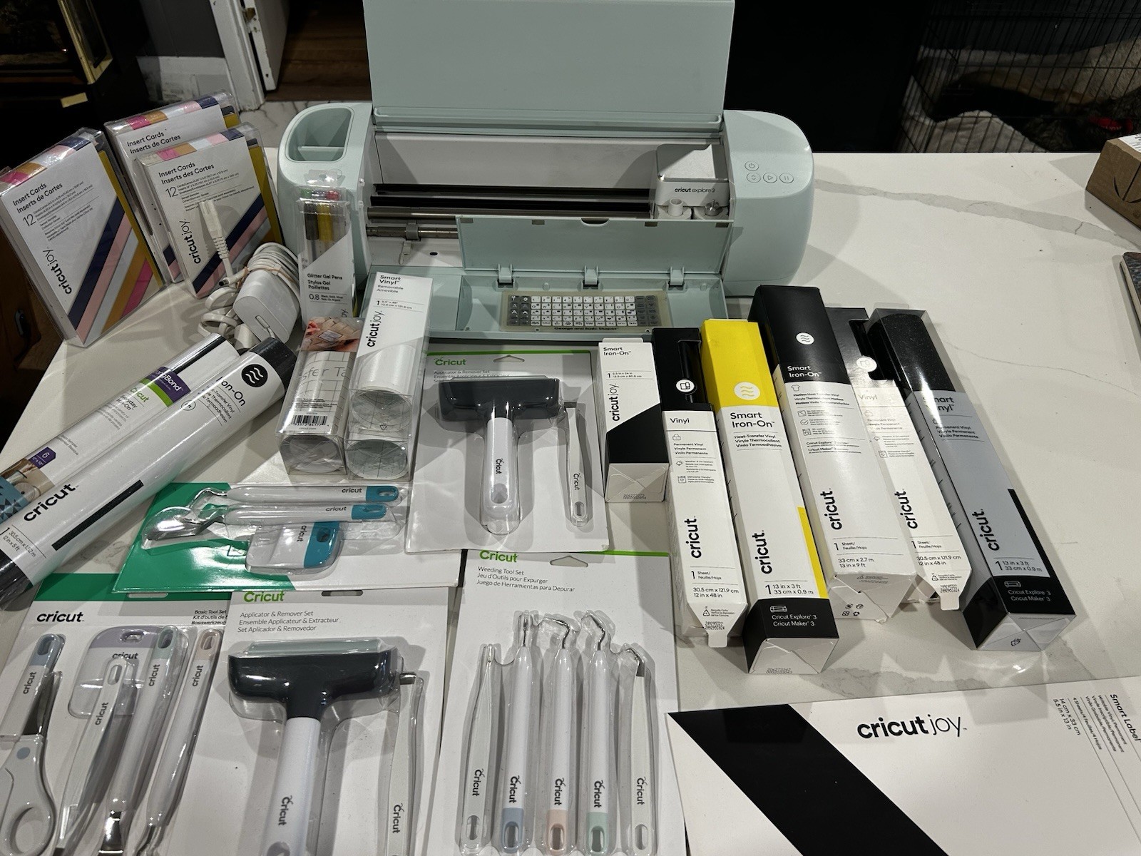 Cricut Explore 3 Craft Cutting Machine 23 Peice  Bundle - Blue Fast Ship !!!