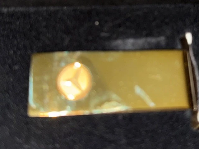 Clip para dinero vintage con logotipo de Mercedes Benz dorado cepillado  Foto 2 de 2