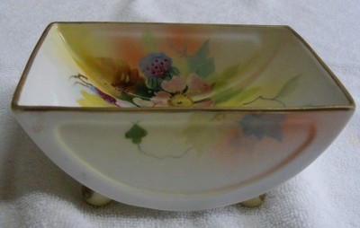 VINTAGE NIPPON FOOTED BOWL FLORAL GREEN MARK RECTANGLE CANDY DISH 1891-1921