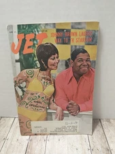 1971 June 17 JET Magazine, Johnny Brown Laughs Way to TV Stardom
