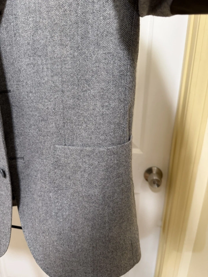 Men’s Boggi Milano Gray Herringbone Wool 3Btn 3 Roll 2 Blazer Eu 50 / US 40 R - Image 3 of 4
