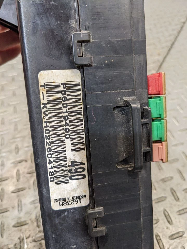 Соединительная панель блока предохранителей коробки реле двигателя Dodge Ram 1500 1994-19971159963 - Изображение 2 из 4