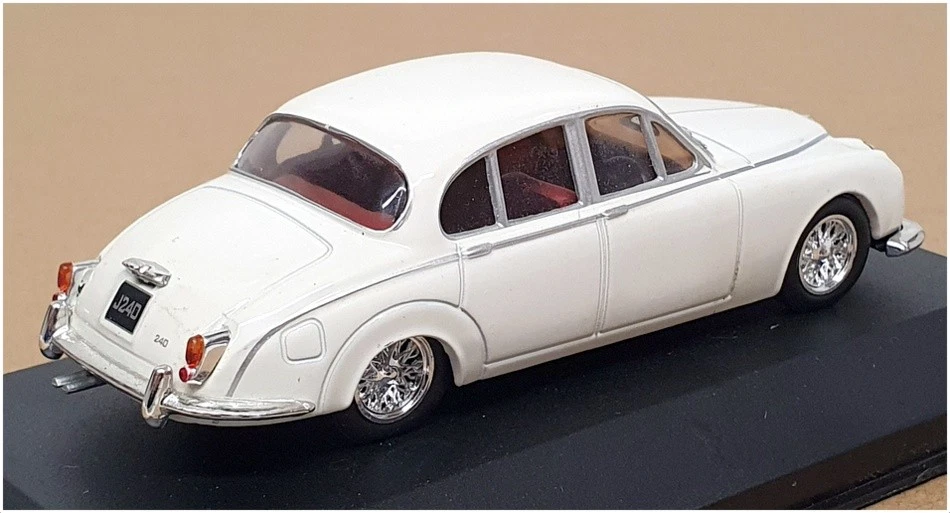 Atlas Editions 1/43 Scale Diecast 4 641 128 - Jaguar 240 - White - Image 2 of 4