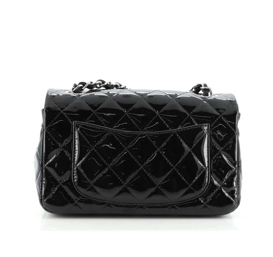  PATENTE NEGRA CON HERRAJES PLATEADOS - USADO Foto 3 de 4