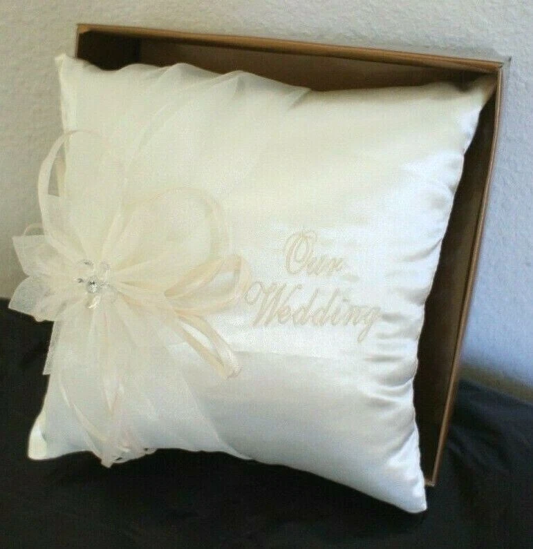 全新 新娘 水钻 花主题 戒指 托座 婚礼 缎面 枕头 米色 8"x8" — 第 3/4 张图片