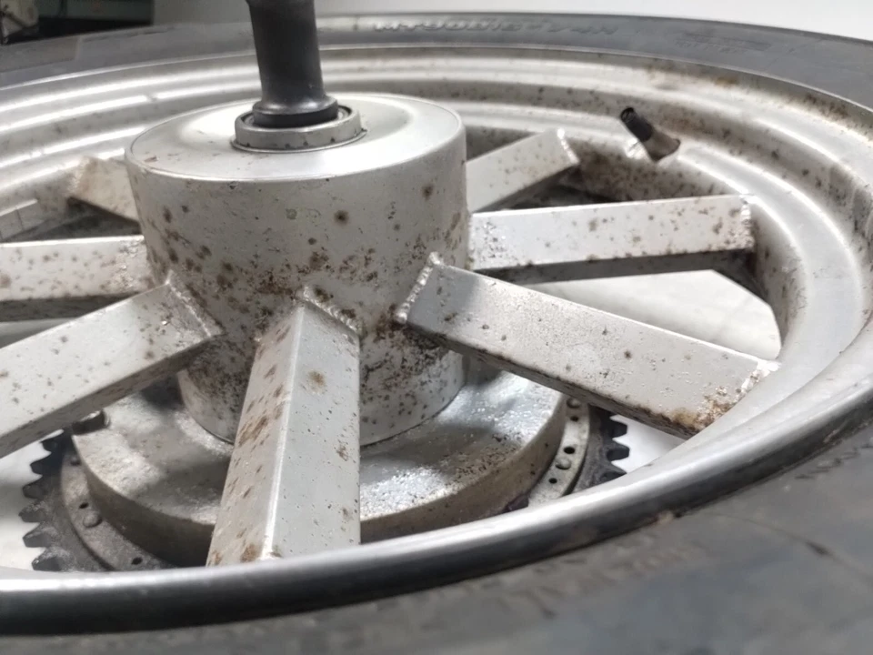 Harley Sportster Ironhead XLCH 1975 llanta trasera recta (sin neumático) Foto 4 de 4