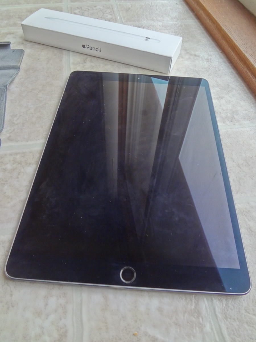 Apple iPad Pro 1st Generation A1701 10.5