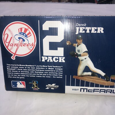 【希少】ニューヨーク・ヤンキース ＃2 DEREK JETER フィギュア MLB - Derek Jeter 2-pk Commemorative NY Yankees Deluxe Boxed