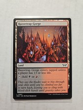 Razortrap Gorge - Duskmourn - LP - MTG Magic - Common - Land 