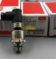 1PCS Danfoss DSTP140 Pressure transmitter 075G1058 New