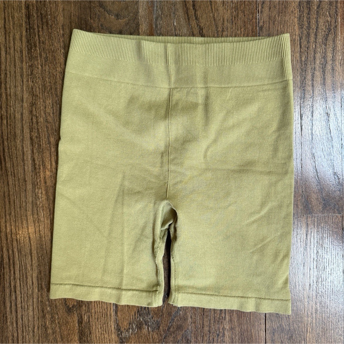 Fabletics Women’s Green Ribbed Knit Biker Shorts, Elastic Waist, Solid