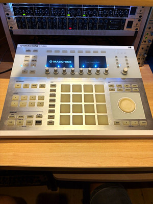 Native Instruments Maschine Studio