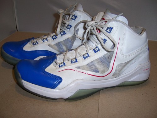 REEBOK ALLAN IVERSON BLUE AND WHITE 