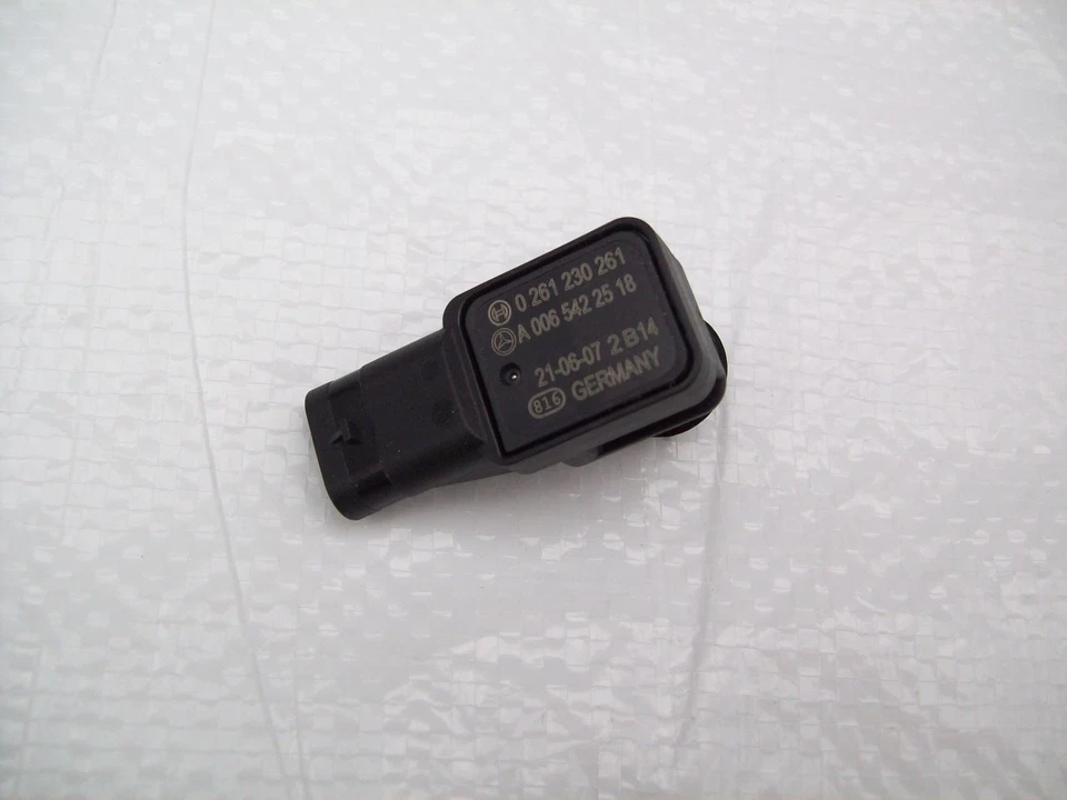 Mercedes A Class W176 Brake Servo Vacuum Switch Genuine A0065422518 2012-2018 - Image 2 of 4