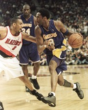 kobe bryant wearing kobe 1
