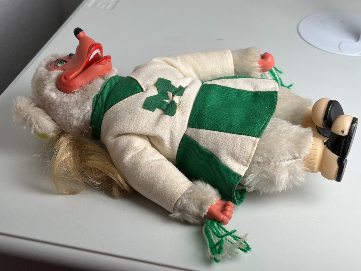 Vintage Showbiz Pizza Place Mitzi Mozzarella Plush Doll 10