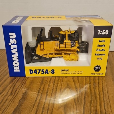 First Gear Komatsu D475A-8 Crawler Dozer 1:50 Scale Diecast Metal Model