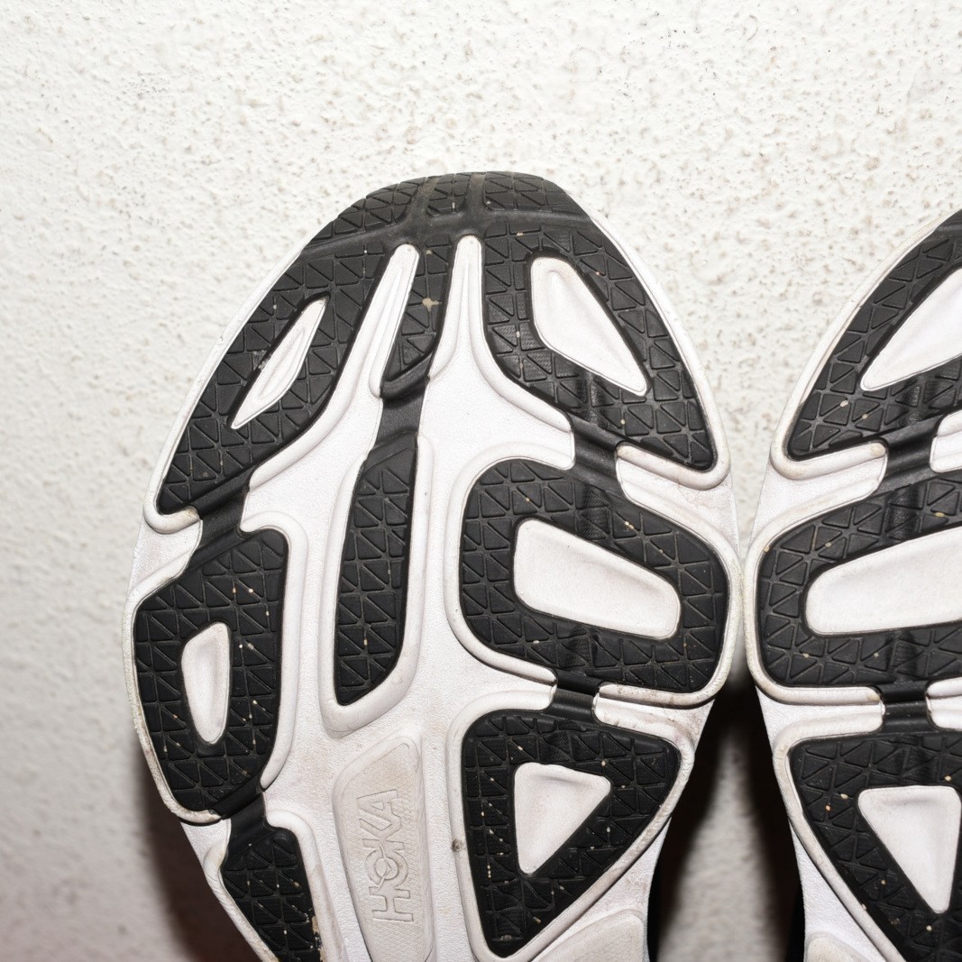 HOKA Bondi 8 Running Shoe Women US 11 B thumbnail 18