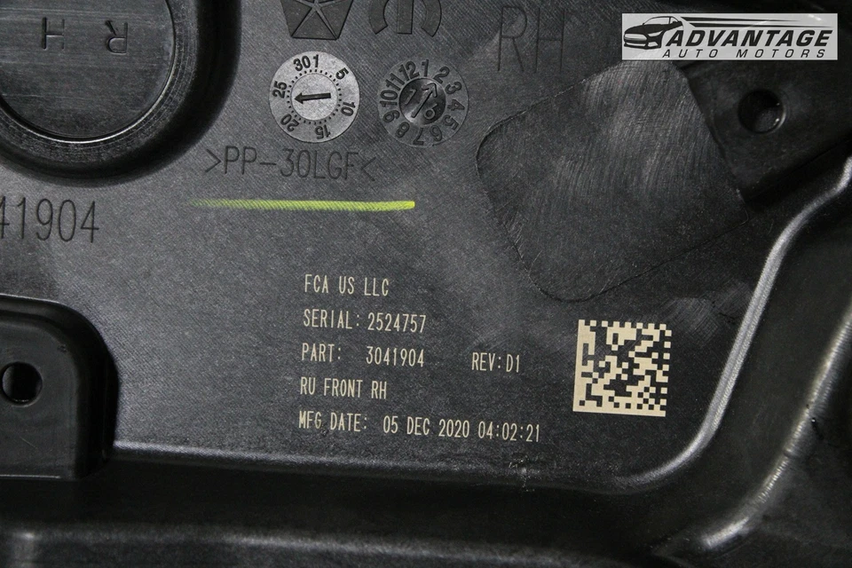 2020-24 CHRYSLER VOYAGER ПЕРЕДНЯЯ ПРАВАЯ БОКОВАЯ ДВЕРЬ СТЕКЛОПОДЪЕМНИК ПЛАСТИНА OEM - Изображение 3 из 4