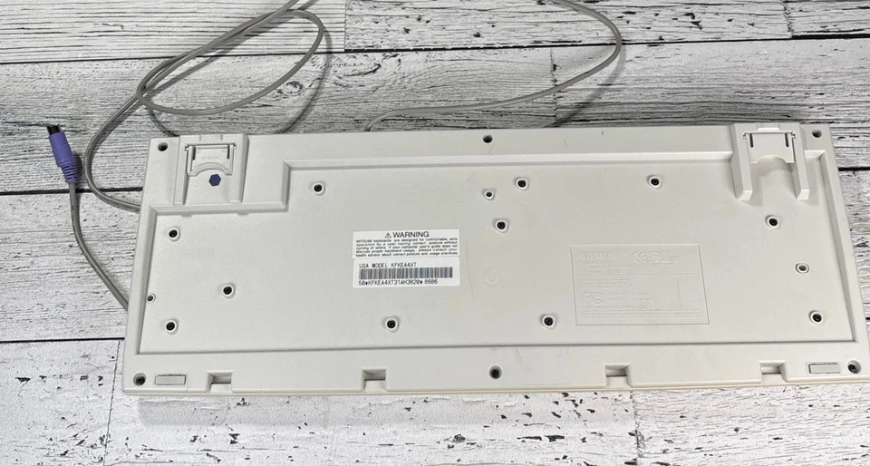 Mitsumi Electronics KFKEA4XT Wired Keyboard - Image 2 of 4