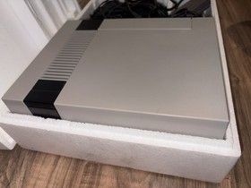 Nintendo NES Challenge Set Console NEW OPEN BOX w Super Mario Bros 3 Pack In