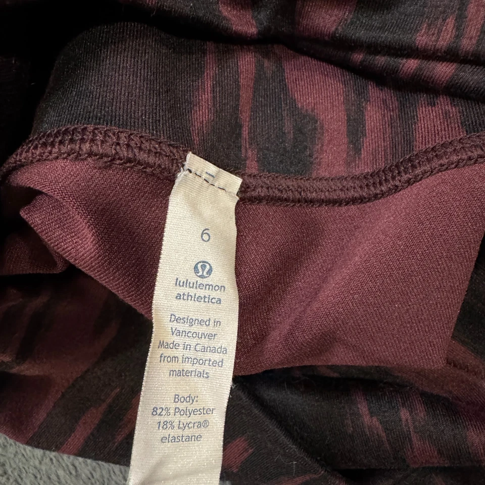 Pantalones legging Lululemon Wunder Under Animal Burdeos tiro alto para mujer talla 6 Foto 4 de 4