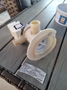 Waschmaschine Toplader Constructa Energy Type DT360 Pumpe LAUGENPUMPE M 127