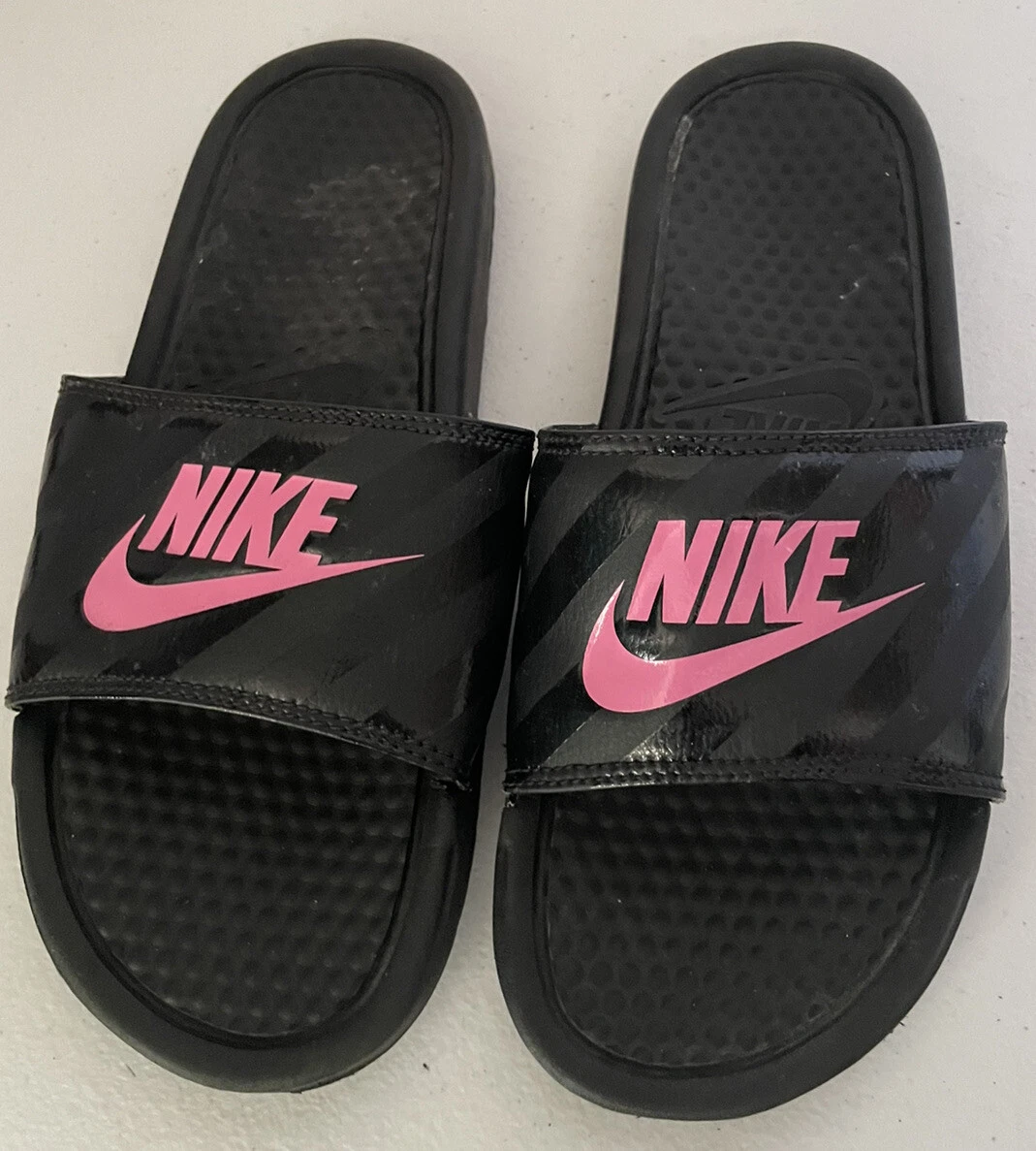 Sandali Nike donna Benassi JDI Slides nero rosa taglia 9
