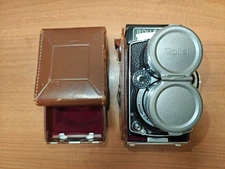 Rolleiflex TLR Tele Rollei with 135/4 Sonnar lens with leather case