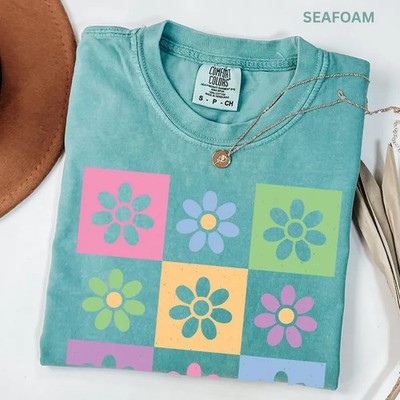 Retro Checkered Flower Comfort Tee Soft Vintage Style