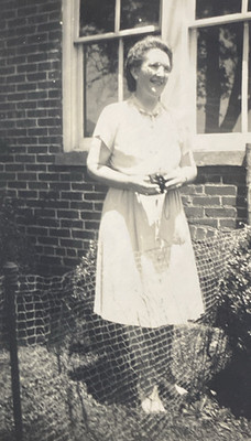 1940s Woman Holding Snapshot Camera Reflection in Window Original Photo P23f29