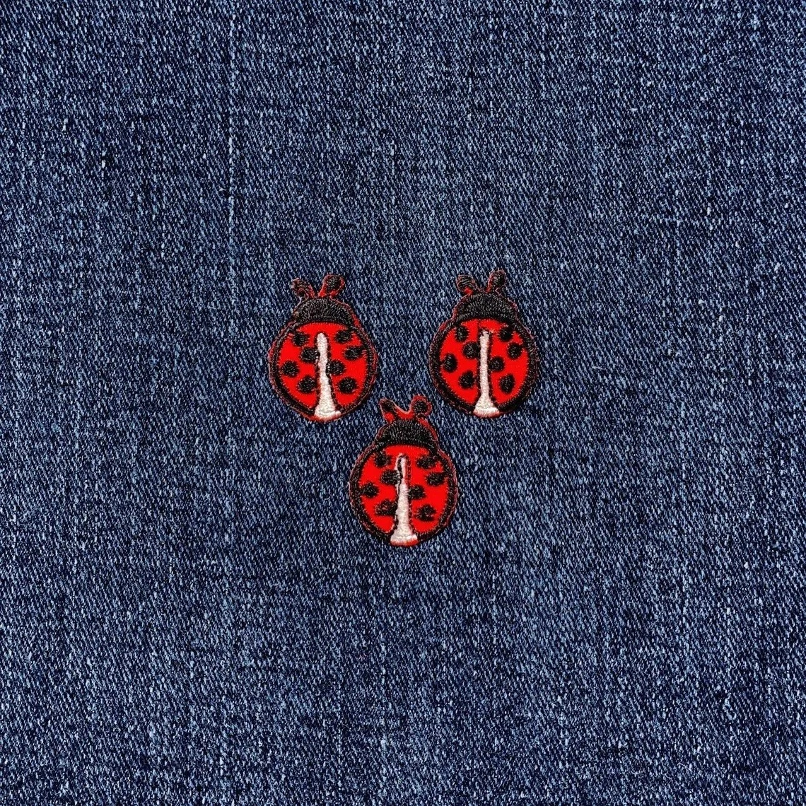 8.5cm Ladybird Patch Ladybird Ladybug Embroidered Patch - Iron-On Or Sew-On, 8.5cm X 9.5cm, Cute Insect Flower Design For Jackets, Bags Iron On Ladybird Badge