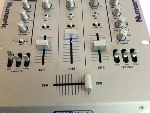 Numark DXM09 3 Channel DJ Mixer - Picture 4 of 9