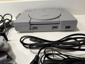 Sony PlayStation 1 PS1 SCPH-5501 Game Console - 2 Remotes And Cords - TESTED