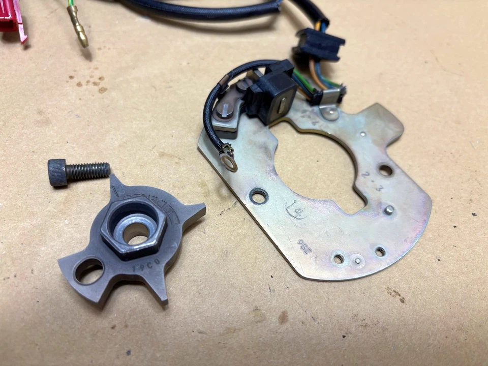 Suzuki GSF600 S/N Bandit (GN77B) Bandit Zündgeber 3311017C00 - Bild 4 von 4