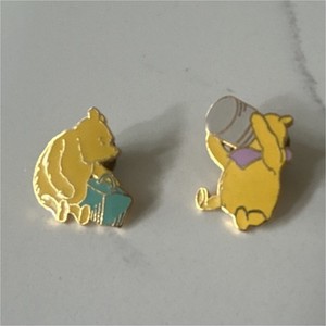 Disney Winnie the Pooh Character Pin Set Yellow & Gold Classic Pooh