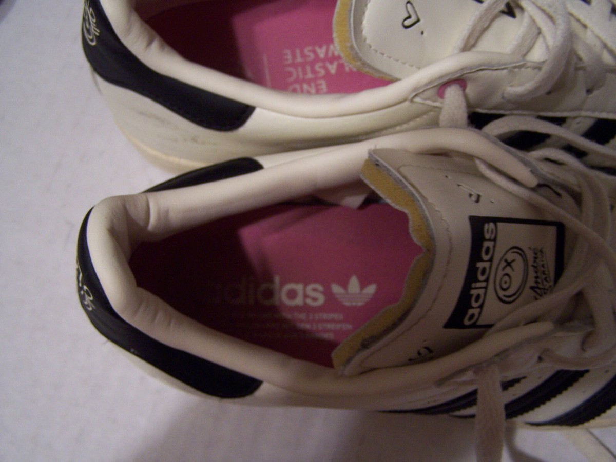 adidas gazelle silver green womens adidas Andre Saraiva x adidas Superstar GZ2203