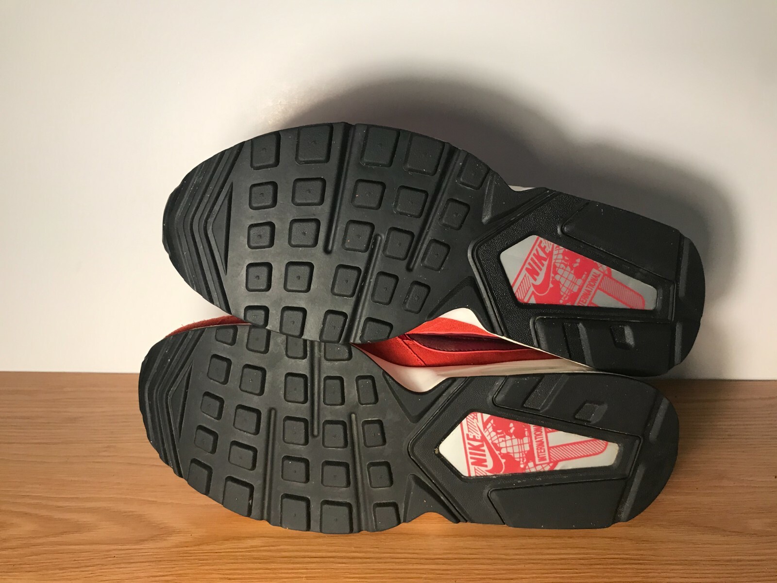 VERY CLEAN 2014 NIKE AIR MAX COLISEUM MENS RACER SHOES, RED: SIZE 11 | eBay