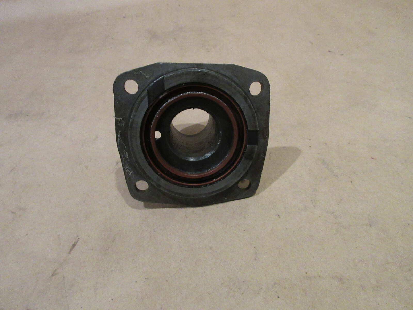 Ferrari 208,308,328 - Clutch Bearing Flange - P/N 105136