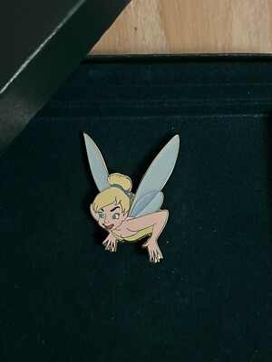 Disney Tinkerbell Mickey's Super Star Trading Team Crouching Holding Pin LE 2500
