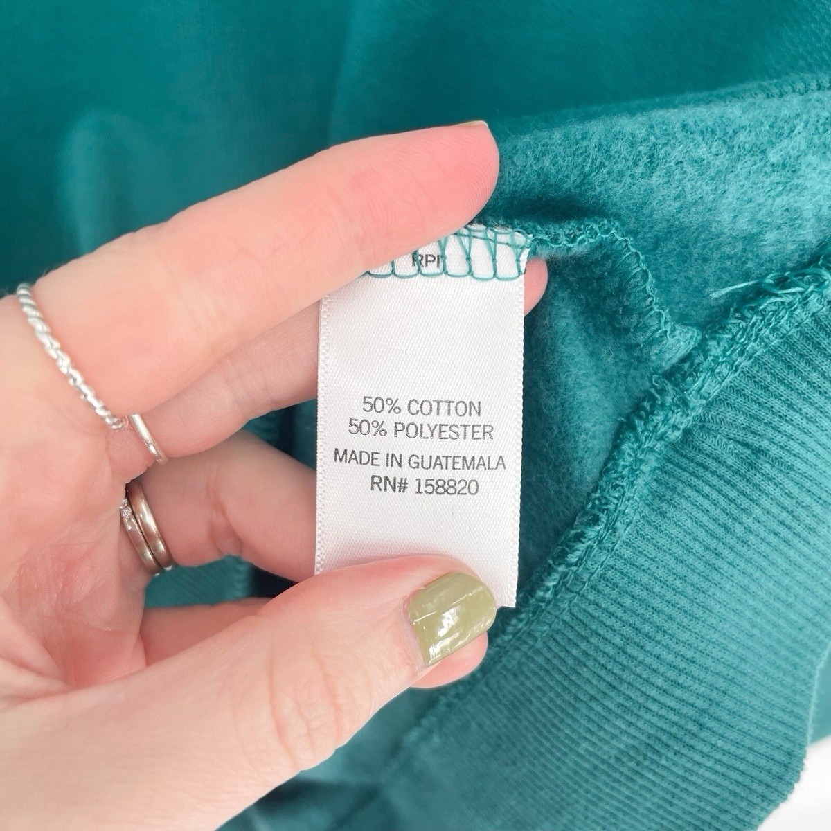 Common Threads BASIC Graphic Cropped Sweatshirt I… - image 9