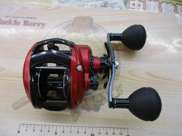 Abu Garcia Revo Toro Rocket Baitcast Reel Right 7.6:1 Used F Abu Garcia Revo Toro Rocket Baitcast Reel Right 7.6:1 Used F