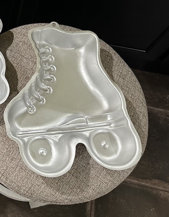 VINTAGE Retro WILTON 2009 Roller Skate Cake Pan 21050848 Birthday eBay